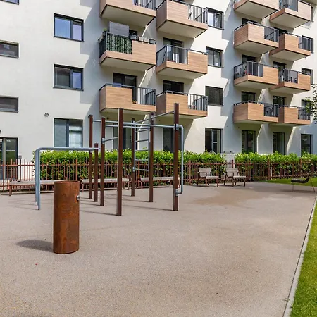 Modern Oasis In Bratislava's Heaven Apartman Pozsony