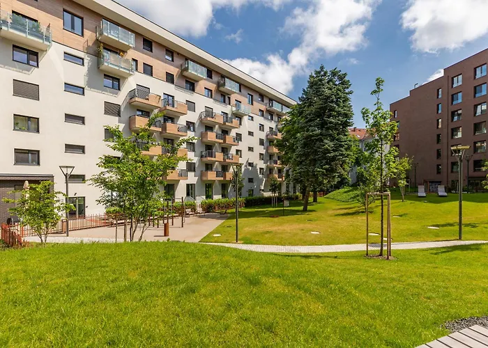 Modern Oasis In Bratislava's Heaven アパート *